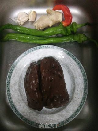 Stir-fried Pork Blood with Chili recipe