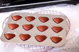 Red Velvet Madeleine Sweetheart Karst Cake recipe