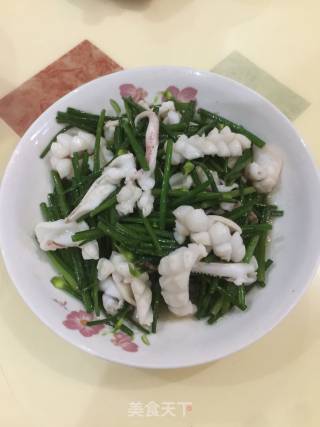 Fried Squid with Chives recipe