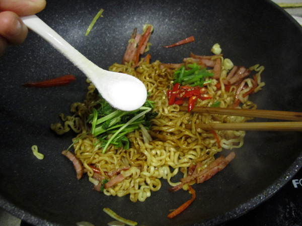 #中卓炸酱面# Instant Noodles with Seasonal Vegetables recipe