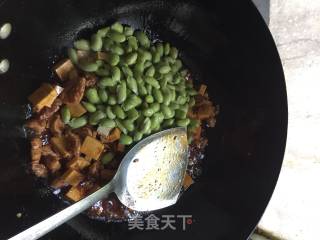 Stir-fried Diced Pork with Edamame recipe