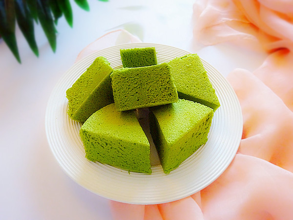 The Pandan Leaf Steamed Cake with Fragrance All Over The House recipe