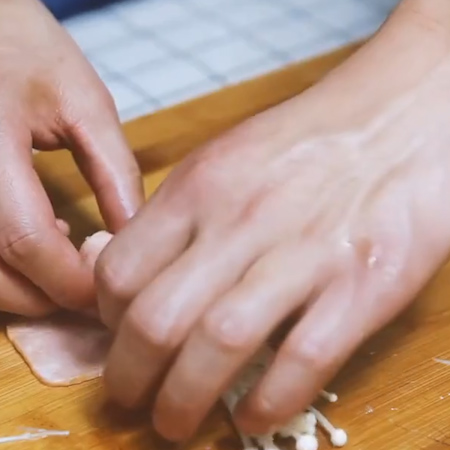 Bacon Enoki Mushroom Roll recipe