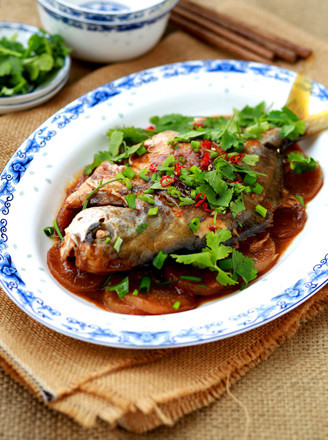 Braised Pomfret with White Radish recipe