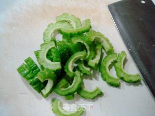 Summer Health Drink "blood Chrysanthemum Bitter Gourd Drink" recipe