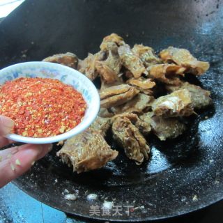 Spicy Garlic Fish with Cold Sauce recipe