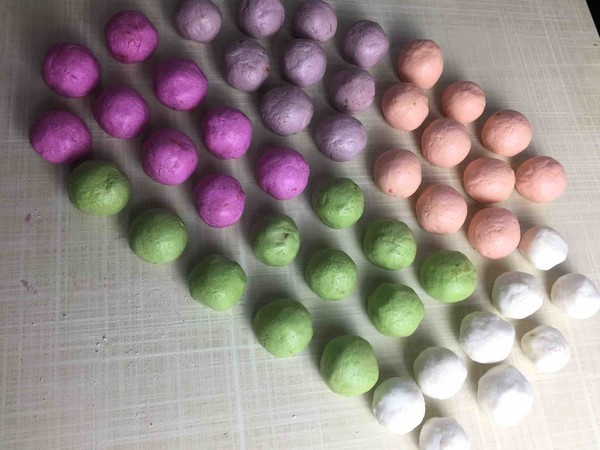 Colorful Glutinous Rice Balls recipe