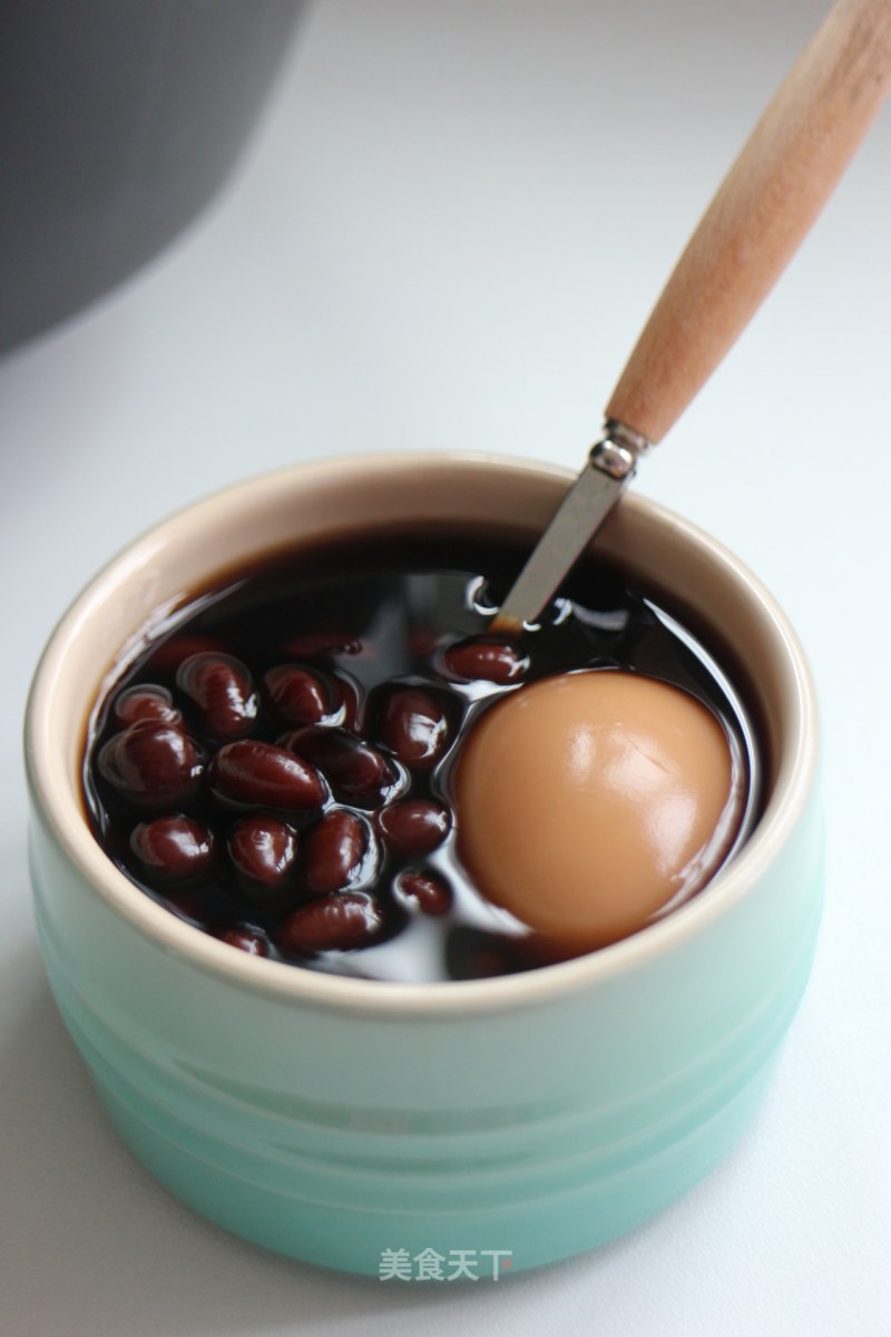 Nourishing Sweet Soup-black Beans and Brown Sugar Stewed Eggs