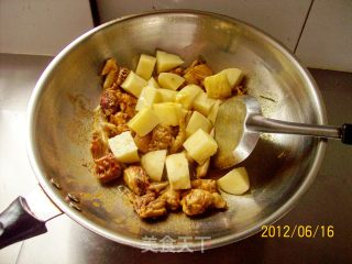 [tiantian Gourmet Boy Chicken] 1#——curry Chicken Pieces and Potatoes recipe