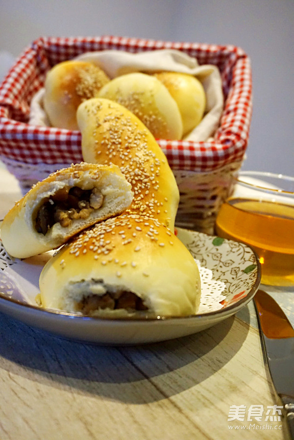 Black Pepper Chicken Drumstick Meal Buns recipe