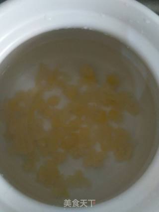 White Fungus and Lotus Seed Soup recipe