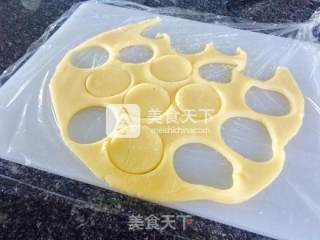 Small Floral Icing Biscuits recipe