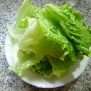 Stir-fried Lettuce with Clove Fish recipe