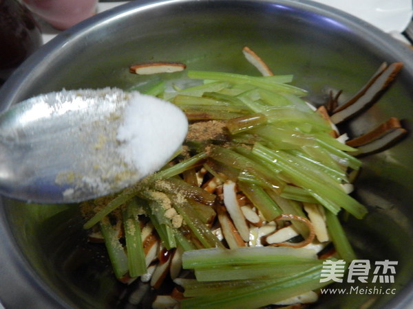 Celery Cold Bean Curd recipe