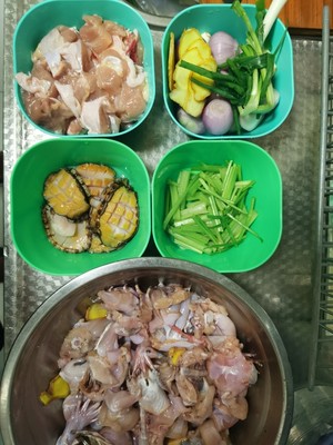 Abalone, Bullfrog and Chicken Pot recipe