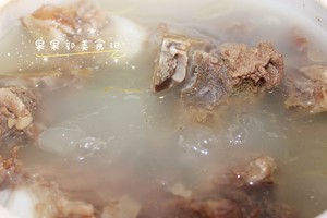 Beef Bone Soup-fragrant Milky White recipe