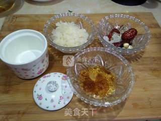 Peach Gum Tremella and Lotus Seed Soup (stewed in Water) recipe