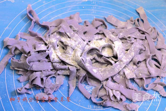 Purple Cabbage Hand Rolled Noodles recipe