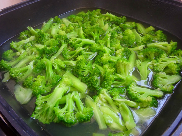 Broccoli with Sweet Potato Powder recipe