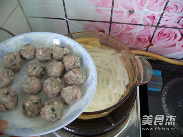 White Radish Fish Ball Soup recipe