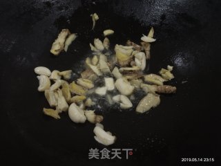 Snail and Duck Feet in Clay Pot recipe