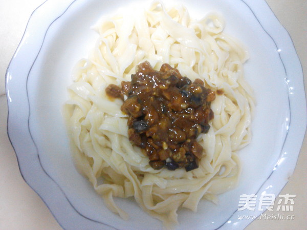 Noodles with Eggplant Diced Pork Sauce recipe