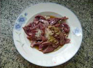 Stir-fried Pork Heart with Garlic Stalks recipe