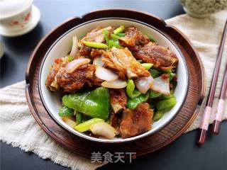 Stir-fried Pork Ribs with Green Pepper recipe