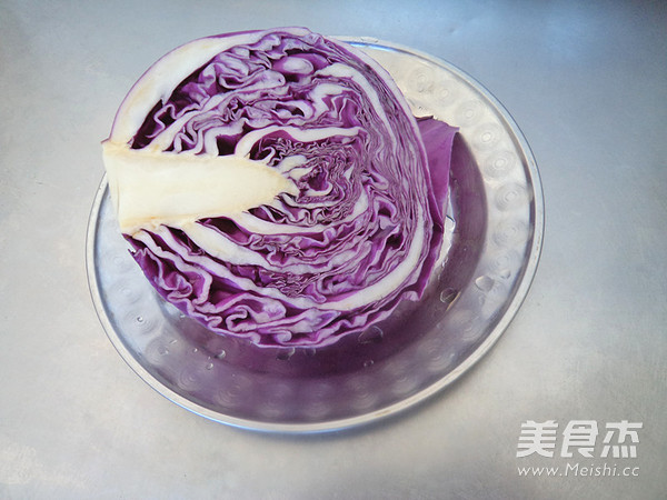 Purple Cabbage Fried with Silver Buds recipe