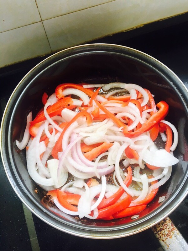 Stir-fried Pasta with Beef Tenderloin with Black Pepper recipe