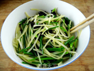 Potato Shreds Mixed with Leek and Moss recipe