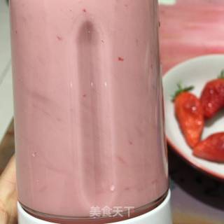 Strawberry Milkshake recipe