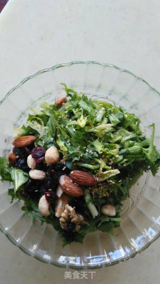 Bitter Chrysanthemum Nut Salad recipe