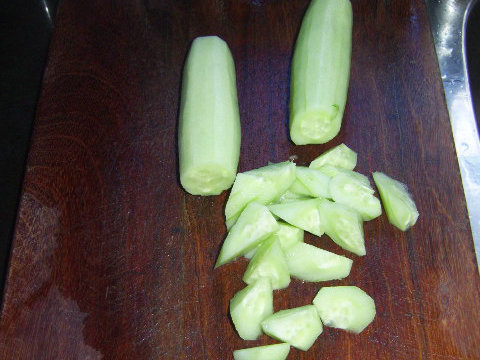 Cucumber Mixed with Peaches recipe