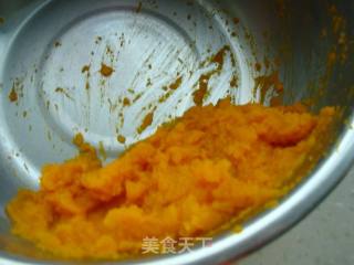 Sweet and Soft Sesame Fragrant Pumpkin Pie recipe