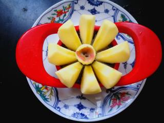 #团圆饭# Apple Steamed Lily recipe