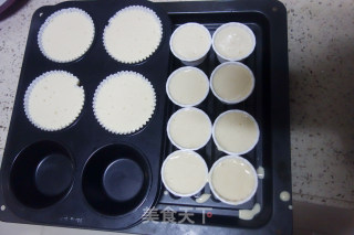 Strawberry Sponge Bean Paste Decorated Cupcakes recipe