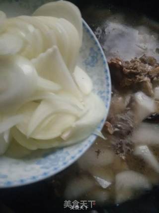 Onion and White Radish Lamb Bone Soup recipe