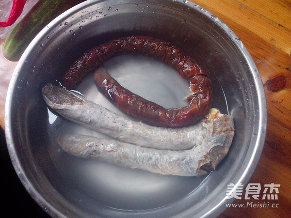 Steamed Sausage with Dry Vegetables recipe