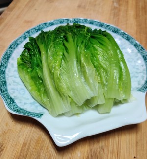 Lettuce in Oyster Sauce Served in 5 Minutes recipe