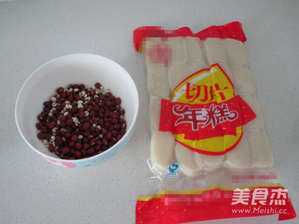 Sweet-scented Osmanthus Red Bean Barley Rice Cake Soup recipe