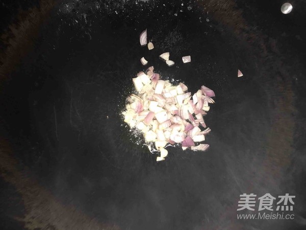 Minced Pork Noodles with Fungus recipe