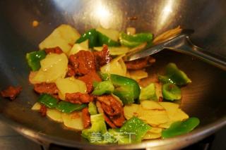 Fried Beef with Potato Chips recipe