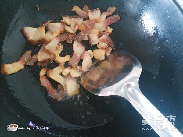 Stir-fried Bacon with Brussels Seed Mustard recipe