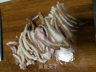 Stir-fried Kale with Pig Ears recipe