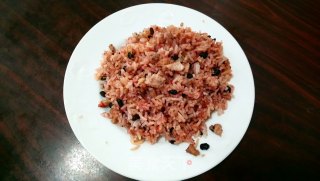 Red Yeast Rice Noodles with Minced Pork Fragrant Fried Rice recipe