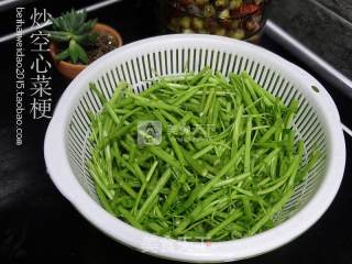 Stir-fried Water Spinach recipe