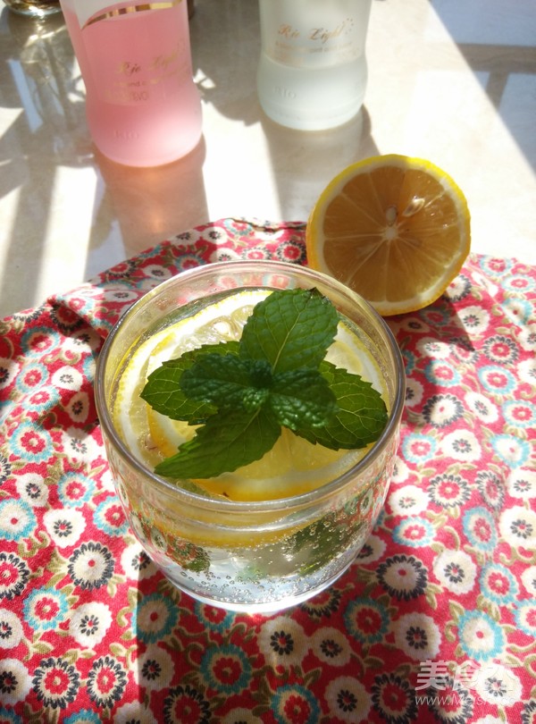 Lemon Mint Cocktail recipe