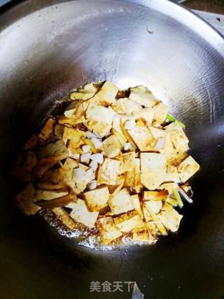 Stir-fried Tofu with Shrimp Skin recipe