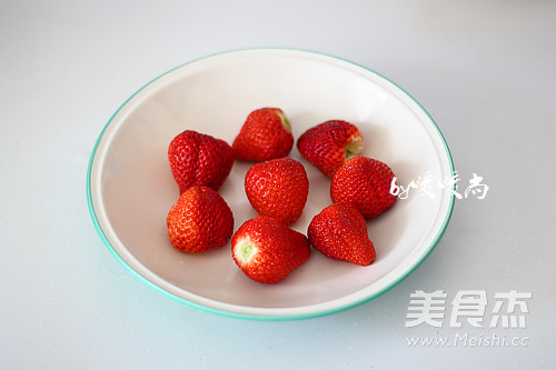 Strawberry Daifuku recipe